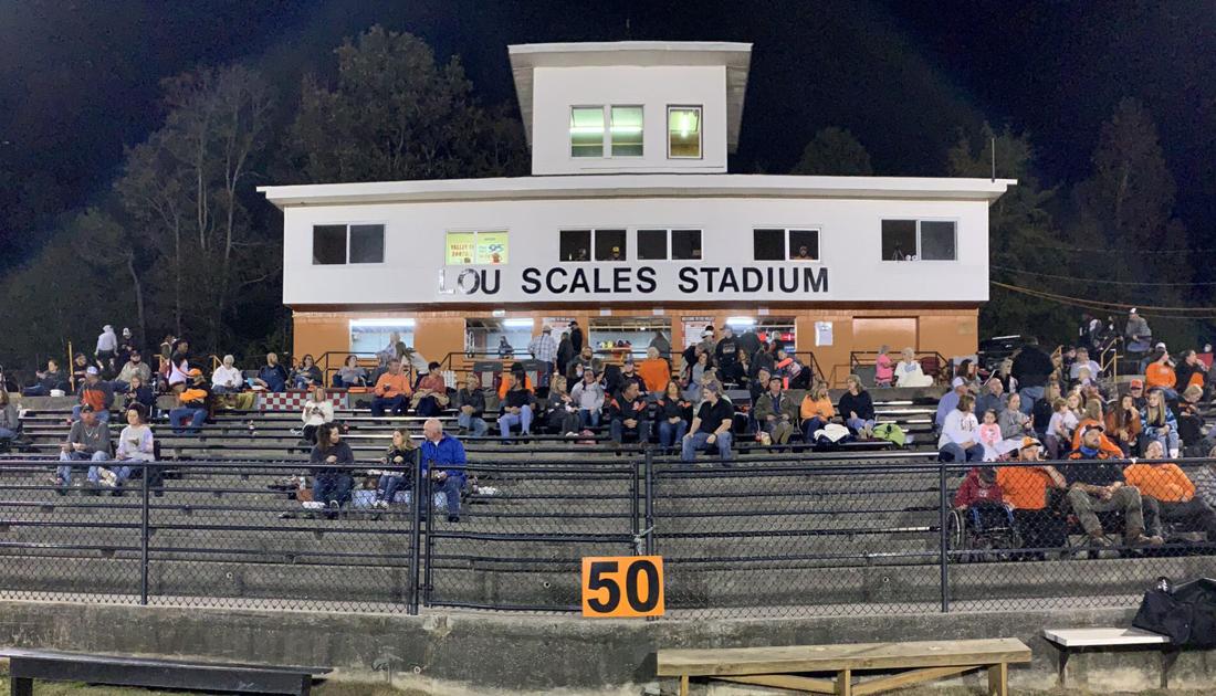 AnnistonStar.com - Prep football: Royal helps Alexandria make quick work of West Point image