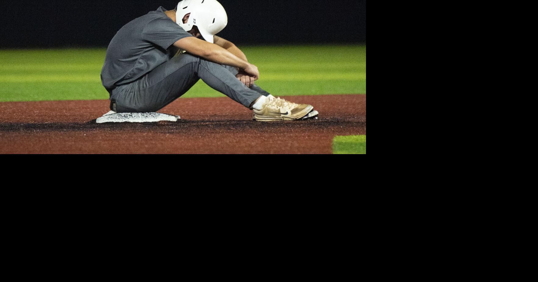 Wolves can’t close out Hubbertville; Lions rally to claim 1A state baseball title