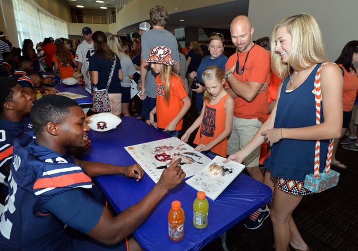 Auburn Fan Day Slideshows