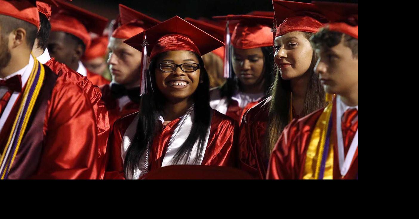 Photo Gallery: Saks High School Graduation | Slideshows | annistonstar.com