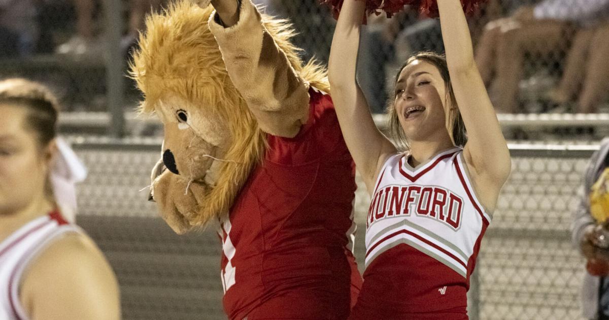 AnnistonStar.com - Photos: Childersburg vs. Munford - High School Football image