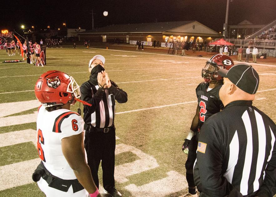 AnnistonStar.com - SLIDESHOW: Talladega v. Sylacauga - Friday Night Sights image