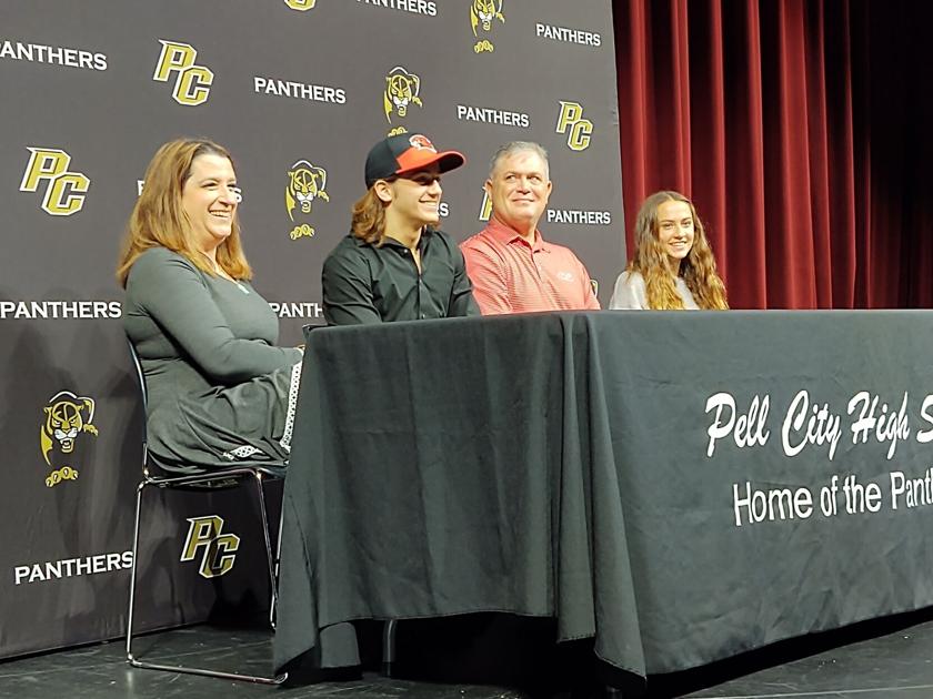 AnnistonStar.com - Pell City goalkeeper signs with Martin Methodist image