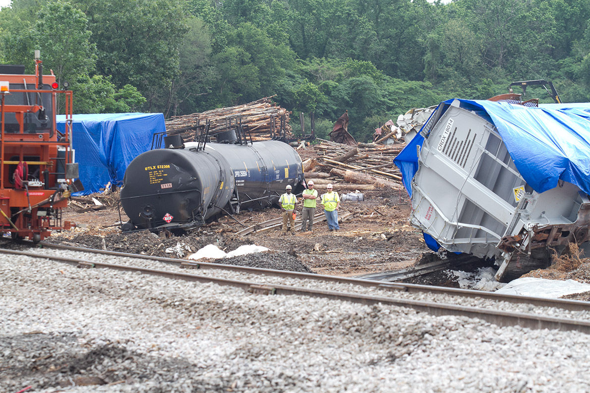 2 derailed cars in Friday’s train accident leaked sodium chlorate ...