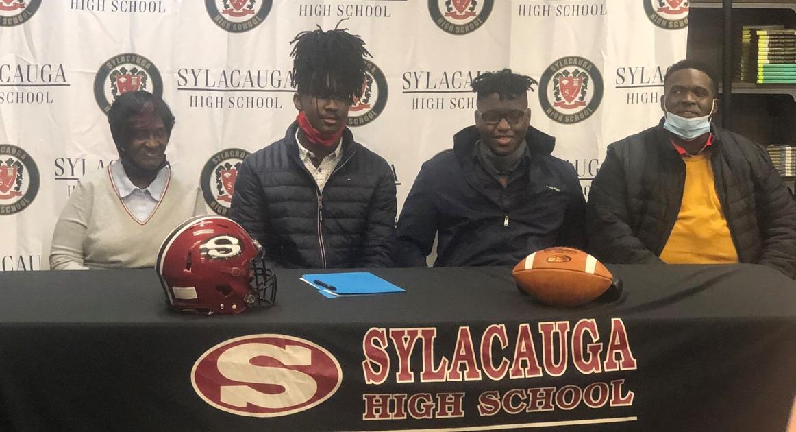 AnnistonStar.com - Football recruiting: Sylacauga's Burns takes advantage of late offer from Hutchinson CC image