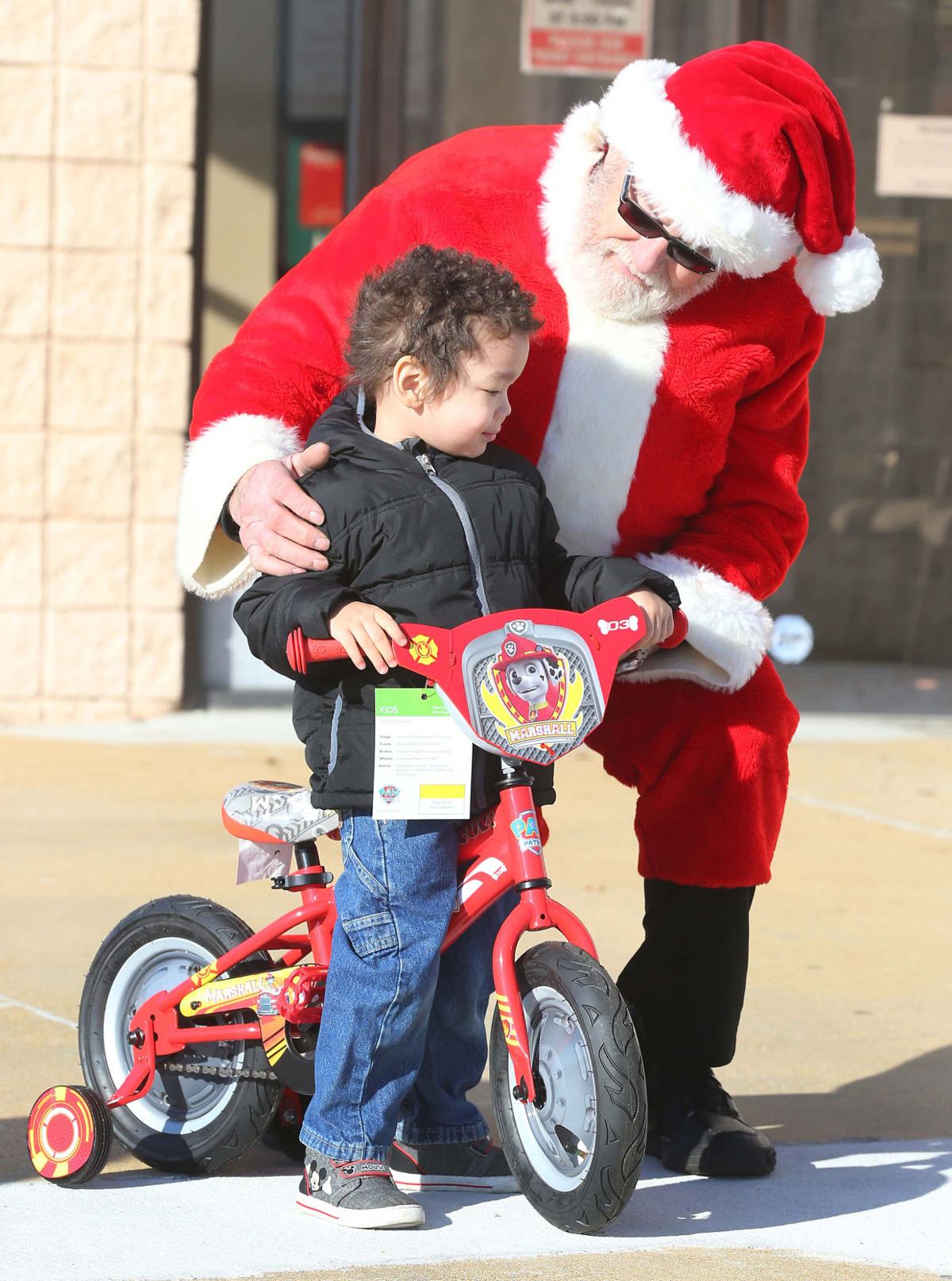 Children get early Christmas with 200bicycle giveaway in Oxford