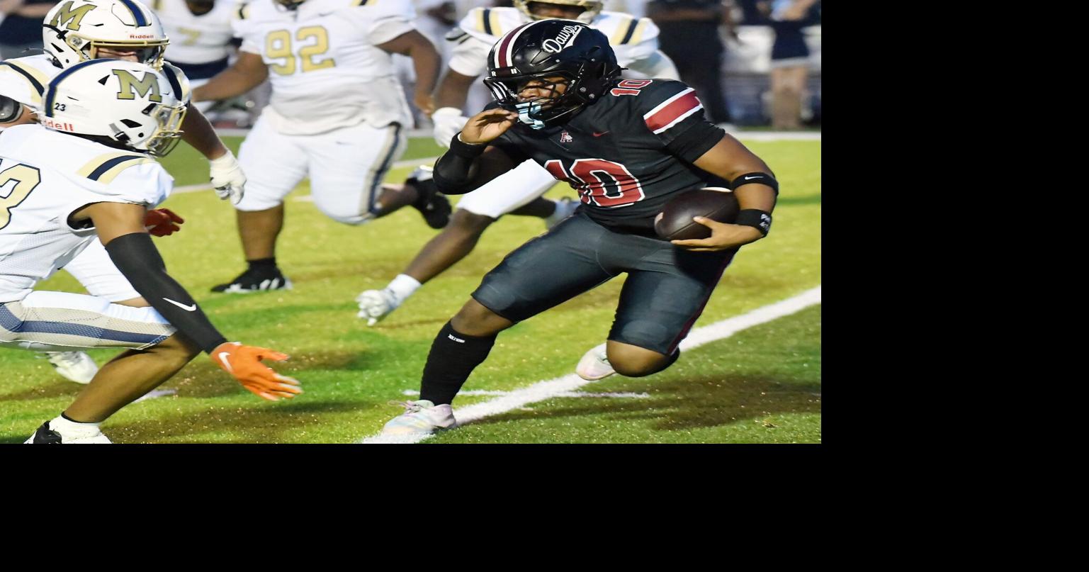 Prep football: Moody slips past Anniston on last-second field goal