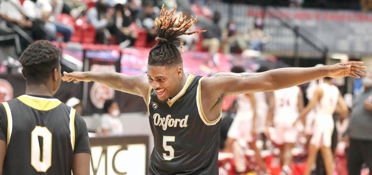 AnnistonStar.com - Sub-regional basketball: Oxford downs Woodlawn for 26th straight win image