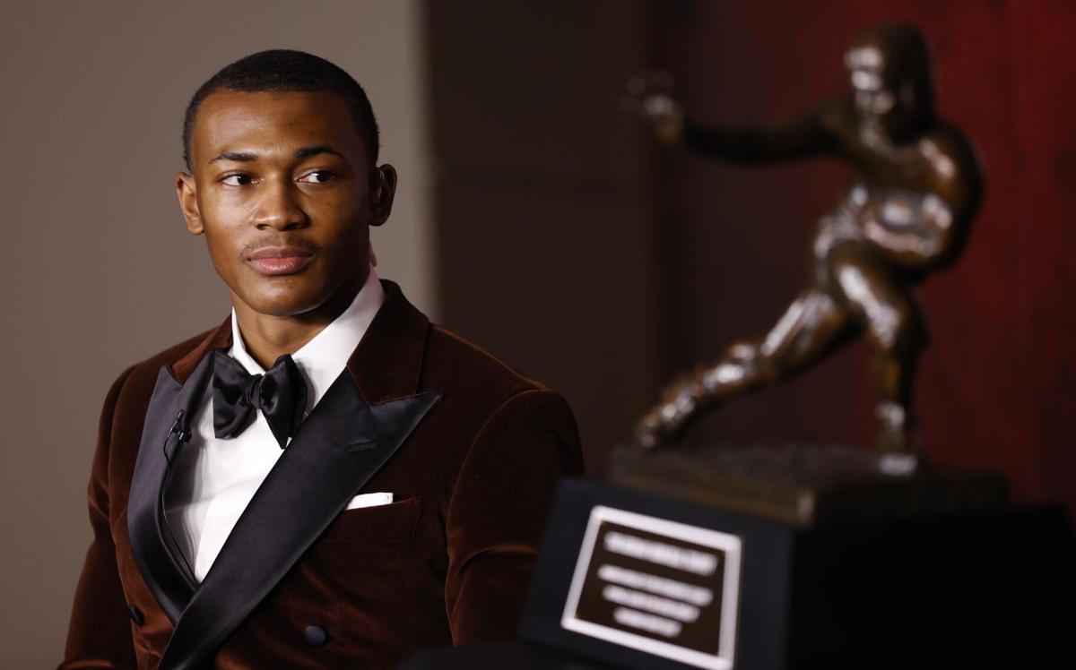 Mark Edwards: Why unassuming Heisman winner DeVonta Smith ...