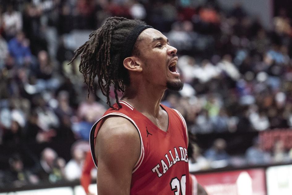 The Daily Home - Talladega’s Kobe Simmons 1 of 3 finalists for Class 4A Player of Year image
