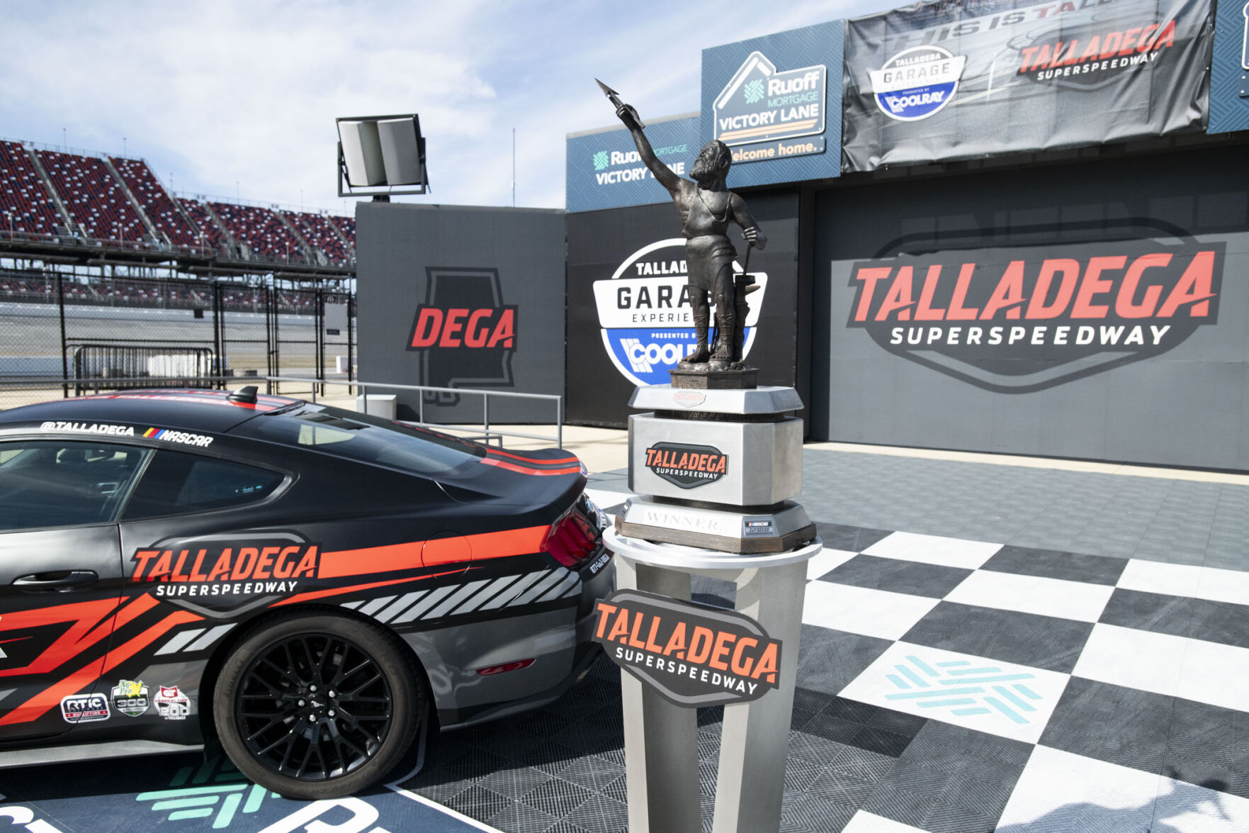 Photos: Talladega Superspeedway Unveils New Logo | Stclair Gallery ...