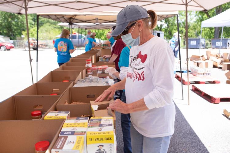 (PHOTOS)Lincoln Food Pantry food distribution The Daily Home