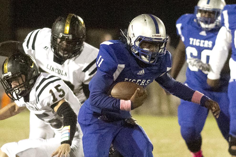 Childersburg football Xzavion Garrett uses big performance to earn