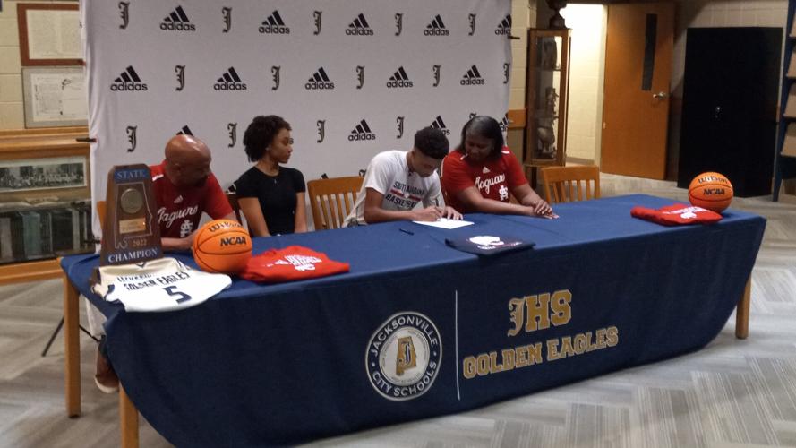 Recruiting Jacksonville's Broom signs with South Alabama High School