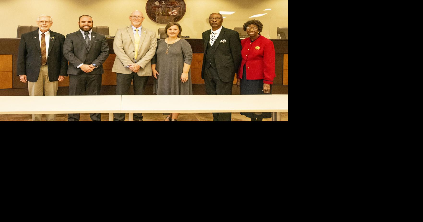 Lincoln council welcomes new member as administration sworn in for new ...