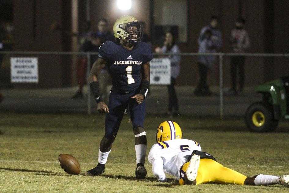 AnnistonStar.com - Prep football: Adams' big kick return rescues Jacksonville image