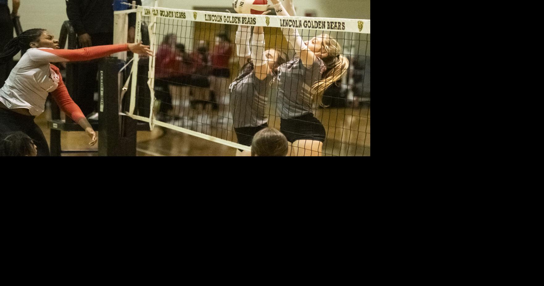 AnnistonStar.com - Photos: Lincoln Volleyball hosts Munford and Ohatchee image