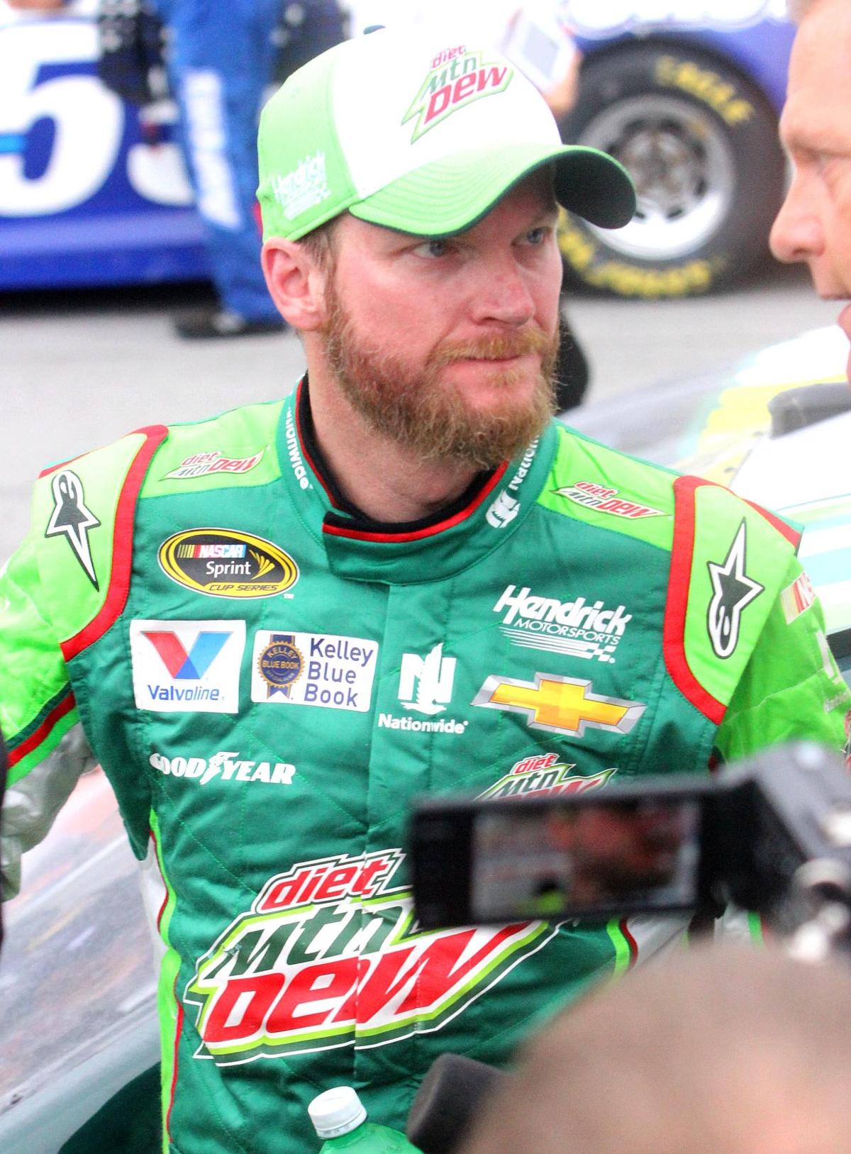 NASCAR: Dale Jr., Busch win Can-Am Duel qualifying races ...