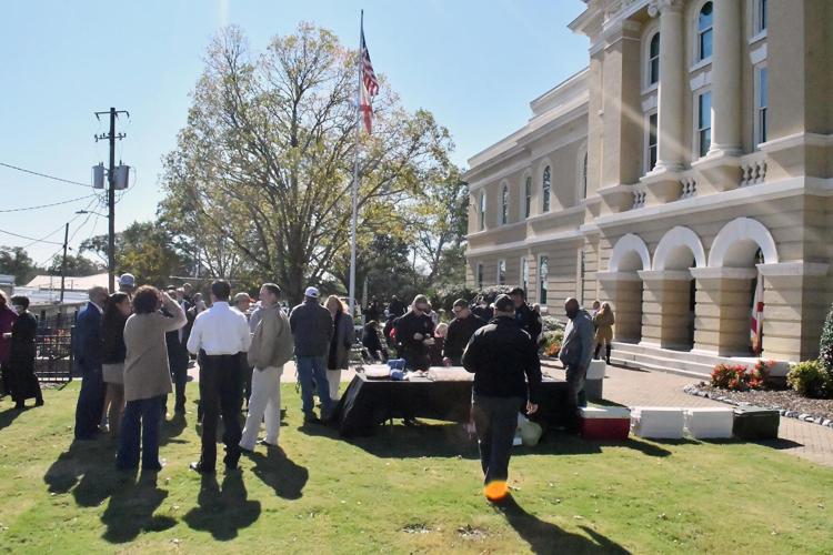Slideshow Robby Brown Sworn In As Heflin Mayor Slideshows
