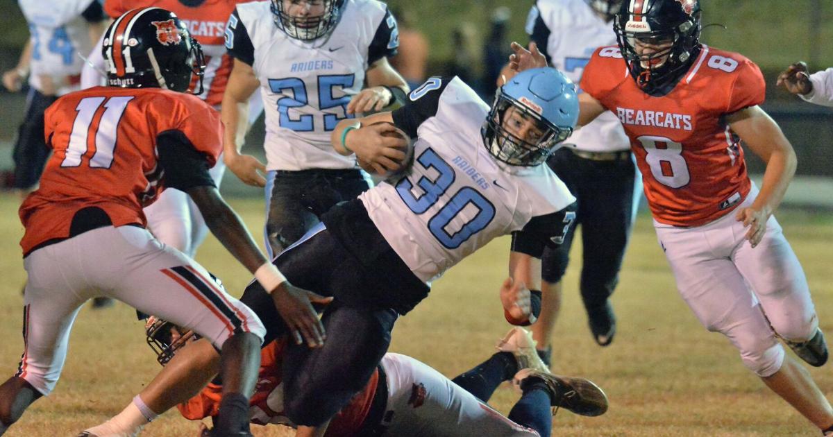 AnnistonStar.com - Prep football: Second-half rally carries Pleasant Valley past Weaver image