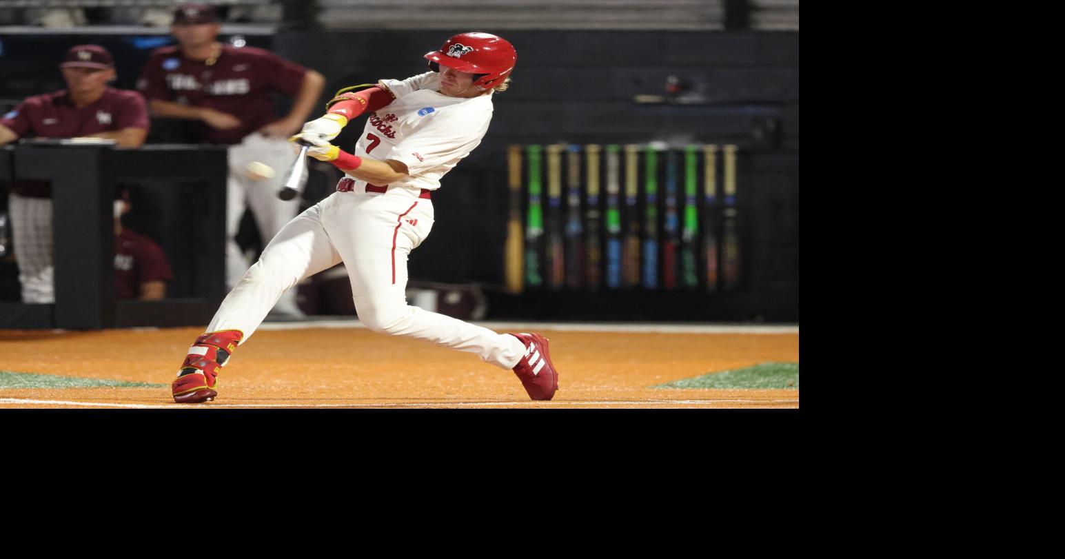 Matchup gamble backfires as Gamecocks fall to Little Rock in Hattiesburg Regional