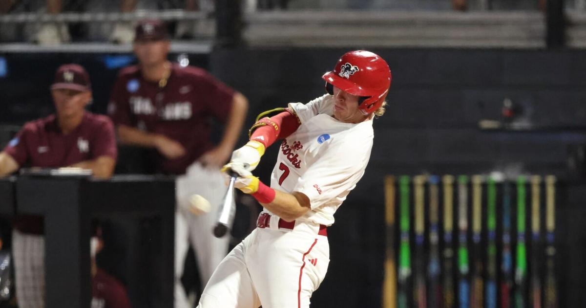 Matchup gamble backfires as Gamecocks fall to Little Rock in Hattiesburg Regional
