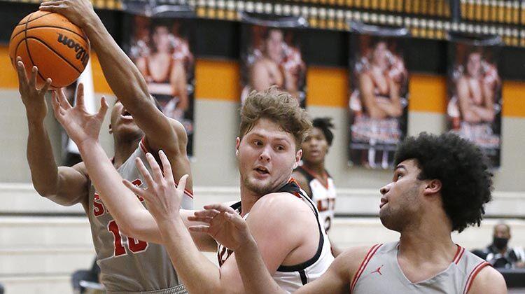 AnnistonStar.com - Photos: Alexandria vs Saks, AHSAA Boys Basketball Game image