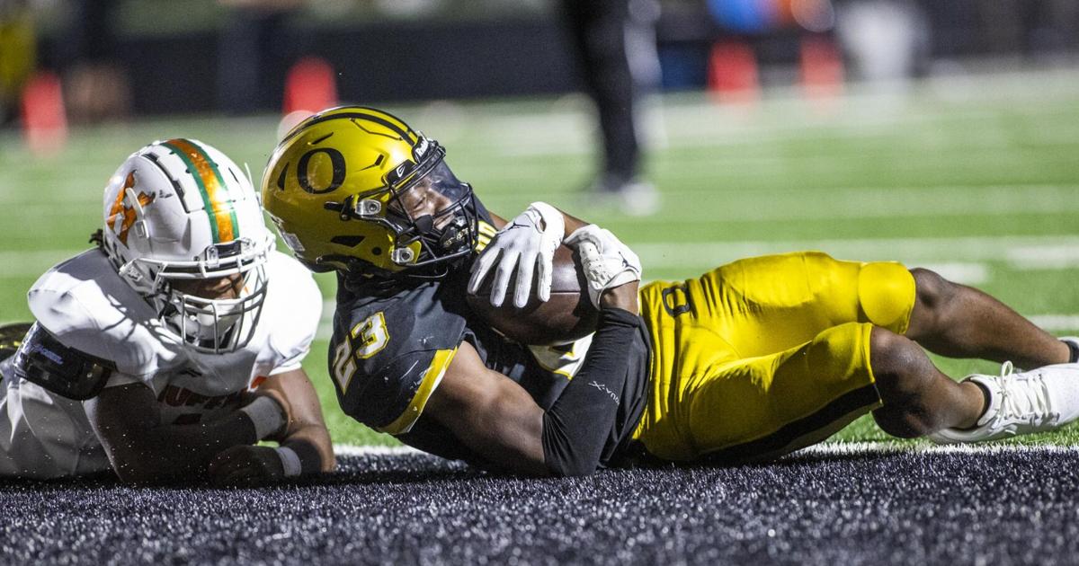 AnnistonStar.com - Prep football: Oxford marches to homecoming win: 'We did what we needed to do' image