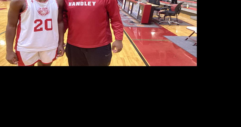 Handley handles Munford to set up championship meeting with Anniston