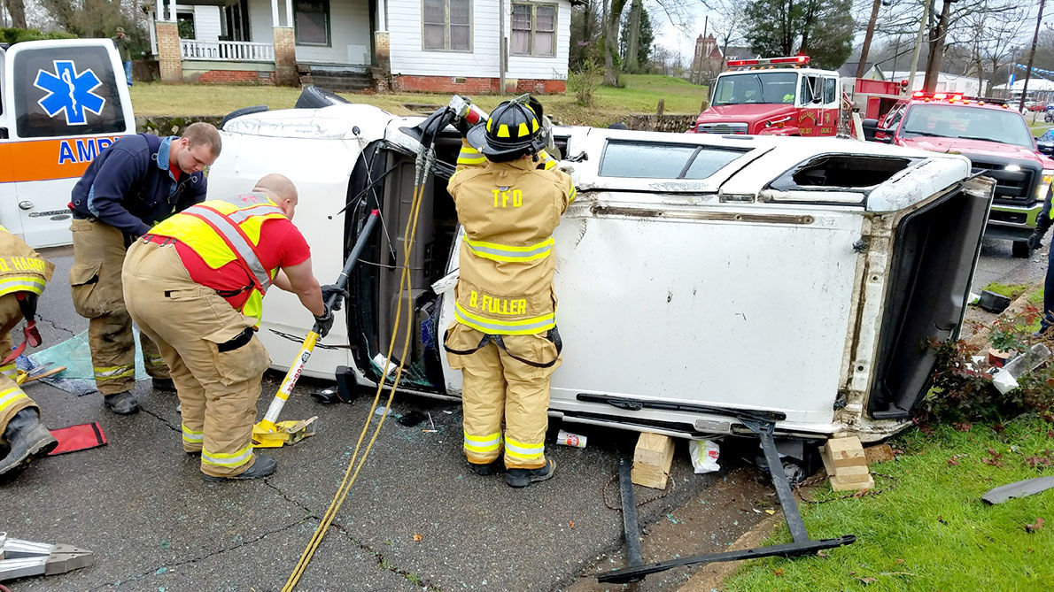 Singlevehicle accident on Jemison Street in Talladega sends 2 to