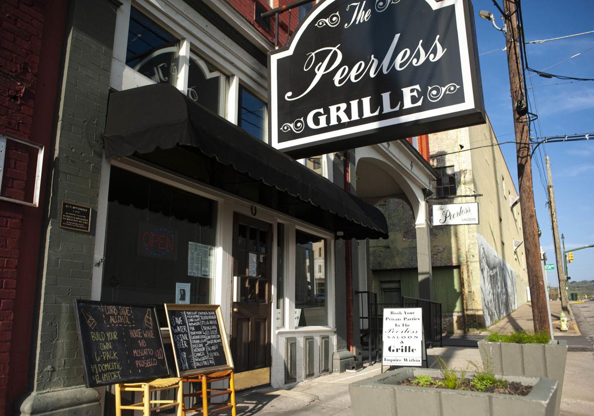 peerless bar and grill 1 tw.jpg