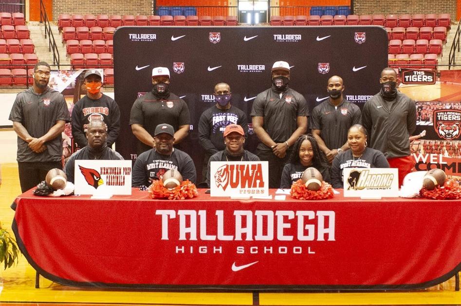 AnnistonStar.com - Talladega’s McGregor heads to West Alabama, Scales, Ligon sign to play football image