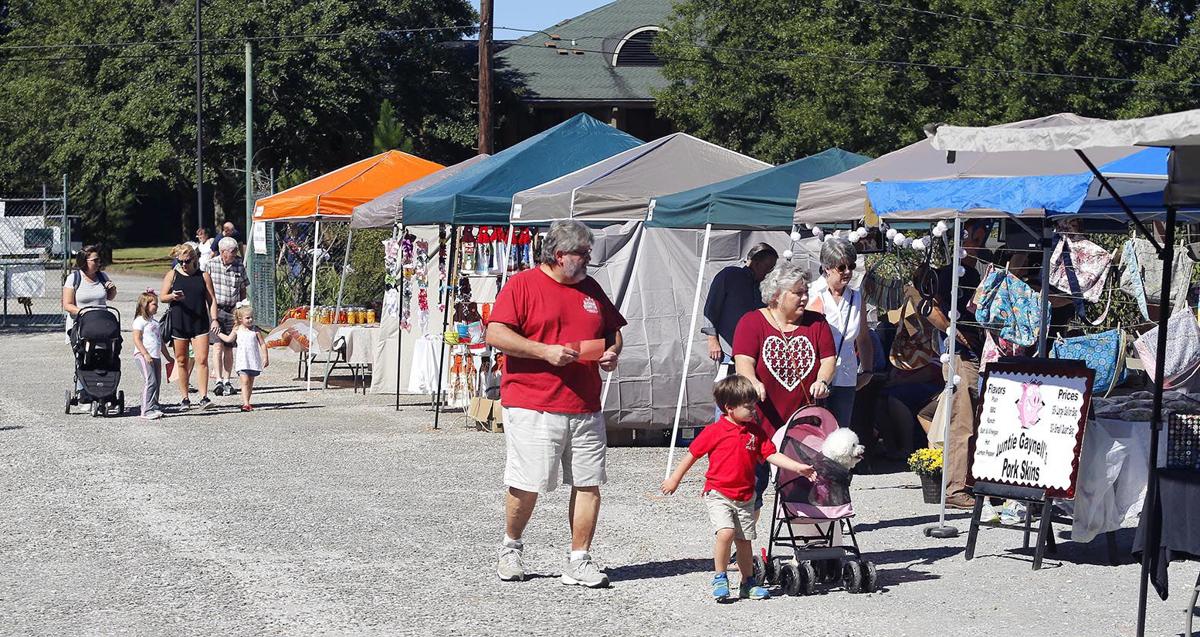 091518_Community Gardens Fall Fest_012 tp.jpg