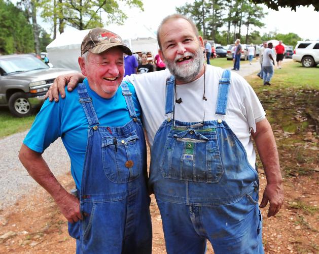 Woodcarver’s trailer of wonders delights yardsale shoppers Cleburne