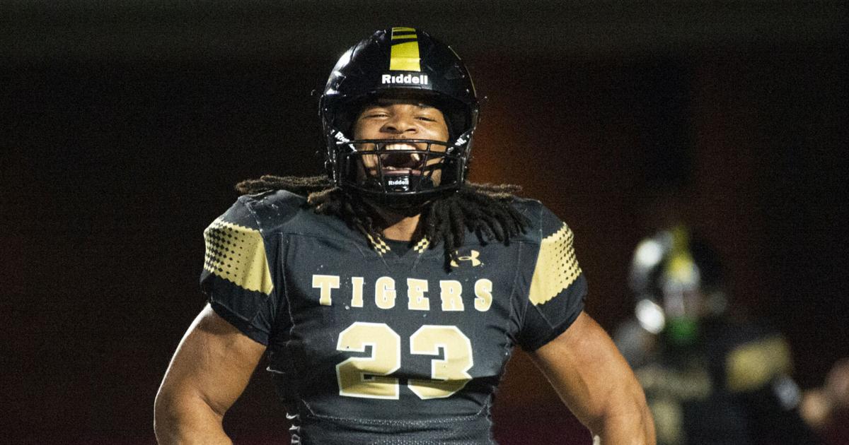 AnnistonStar.com - FINALIST: B.B. Comer's Kamore Harris named Class 2A back of the year finalist image