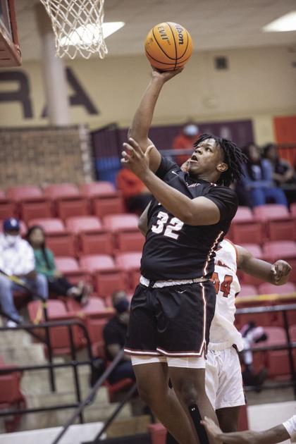 AnnistonStar.com - Hot shooting lifts Sylacauga past TC Central image