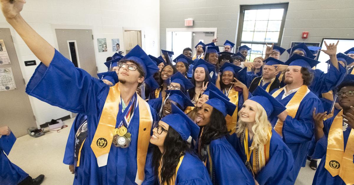Photo gallery Winterboro High School graduation Slideshows