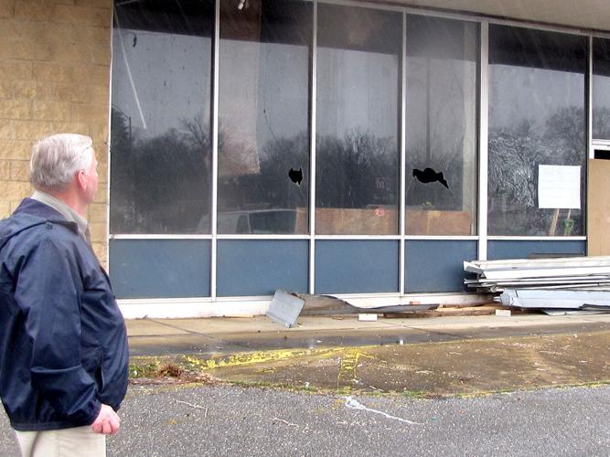 Dirt Cheap store will be first tenant for old Kmart building in