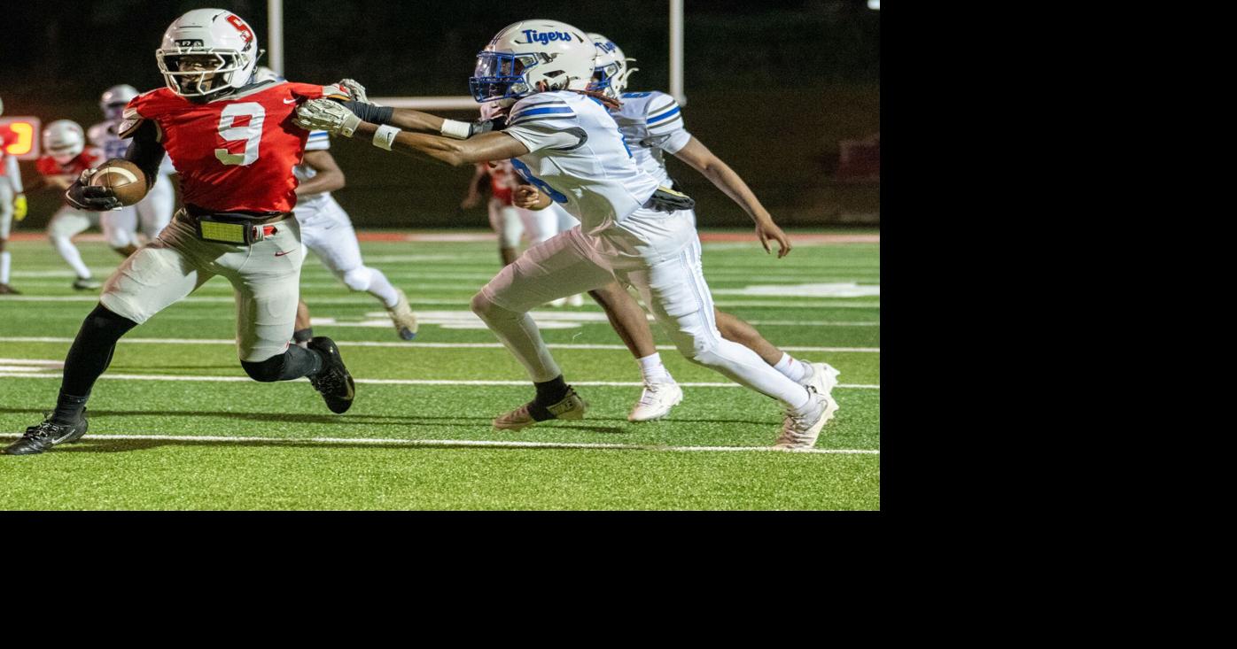 Saks finishes season 0-10, but Easley praises Wildcats for 'playing hard'