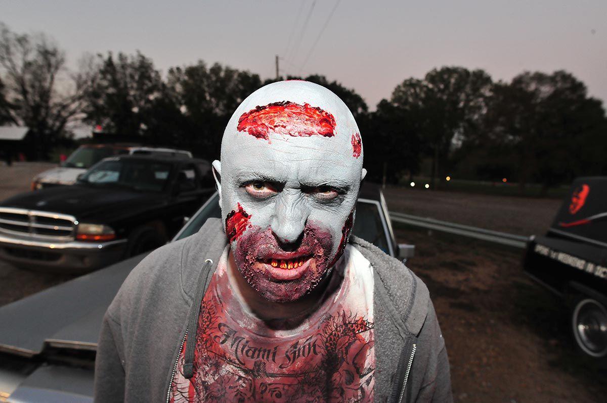 Behind The Screams An Insiders Tour Of The Legendary Haunted