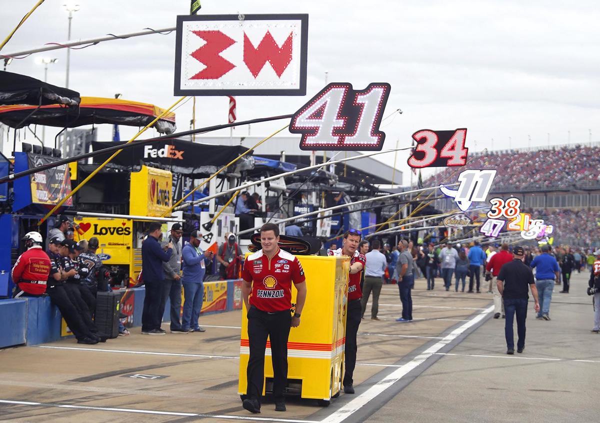 photos sunday at talladega superspeedway slideshows annistonstar com anniston star