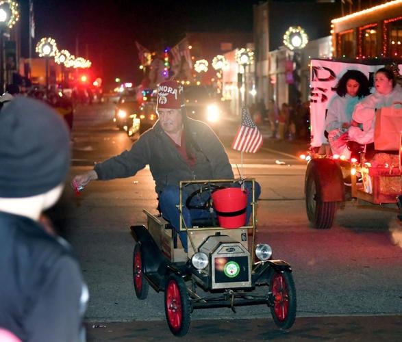Photo gallery Piedmont Christmas Parade Slideshows