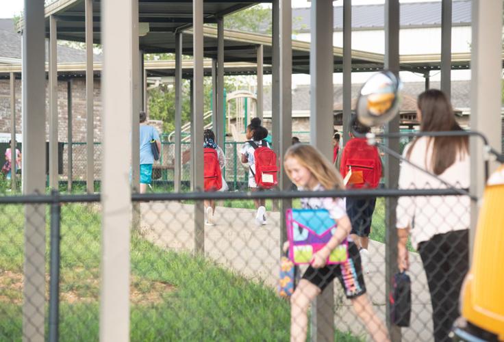 Photos Students arrive back for a new year at Munford Elementary The