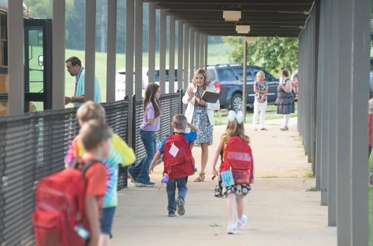 Photos Students arrive back for a new year at Munford Elementary The