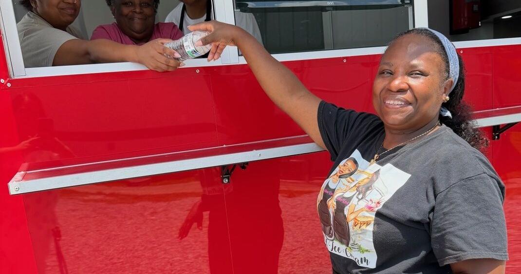 Local food truck provides meal for Anniston Soup Bowl clients