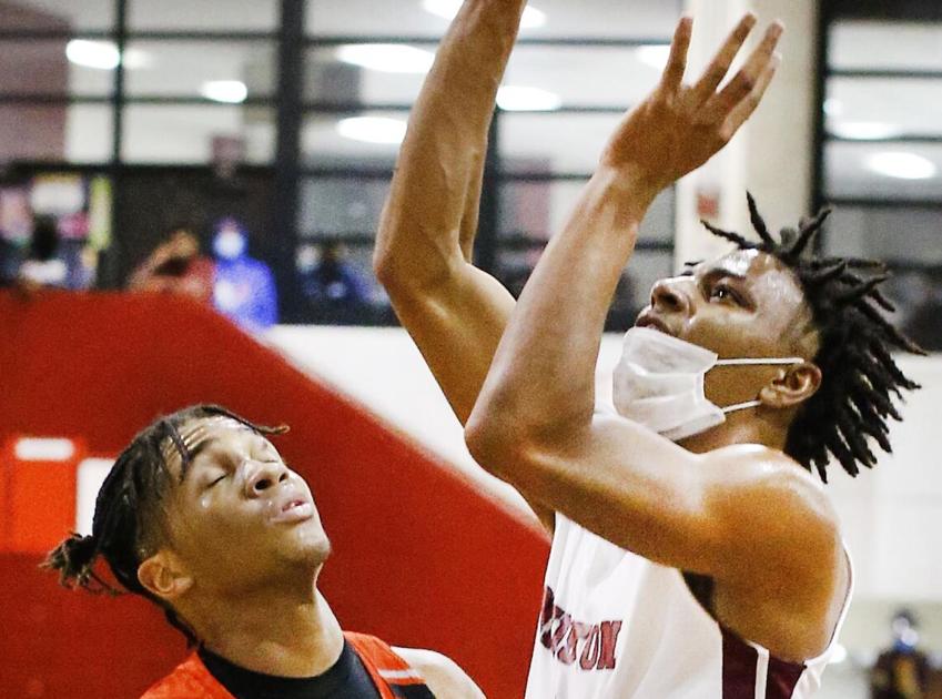 AnnistonStar.com - Prep basketball: Carlisle pours in 38 points in hoops return, leads Anniston past Hoover image