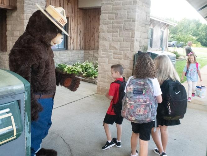 Photos Students arrive back for a new year at Munford Elementary The