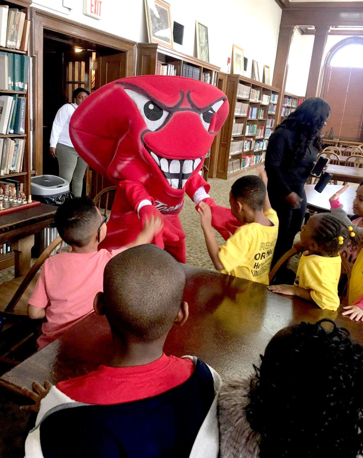 Talladega College education majors teach Salter kindergarteners (with