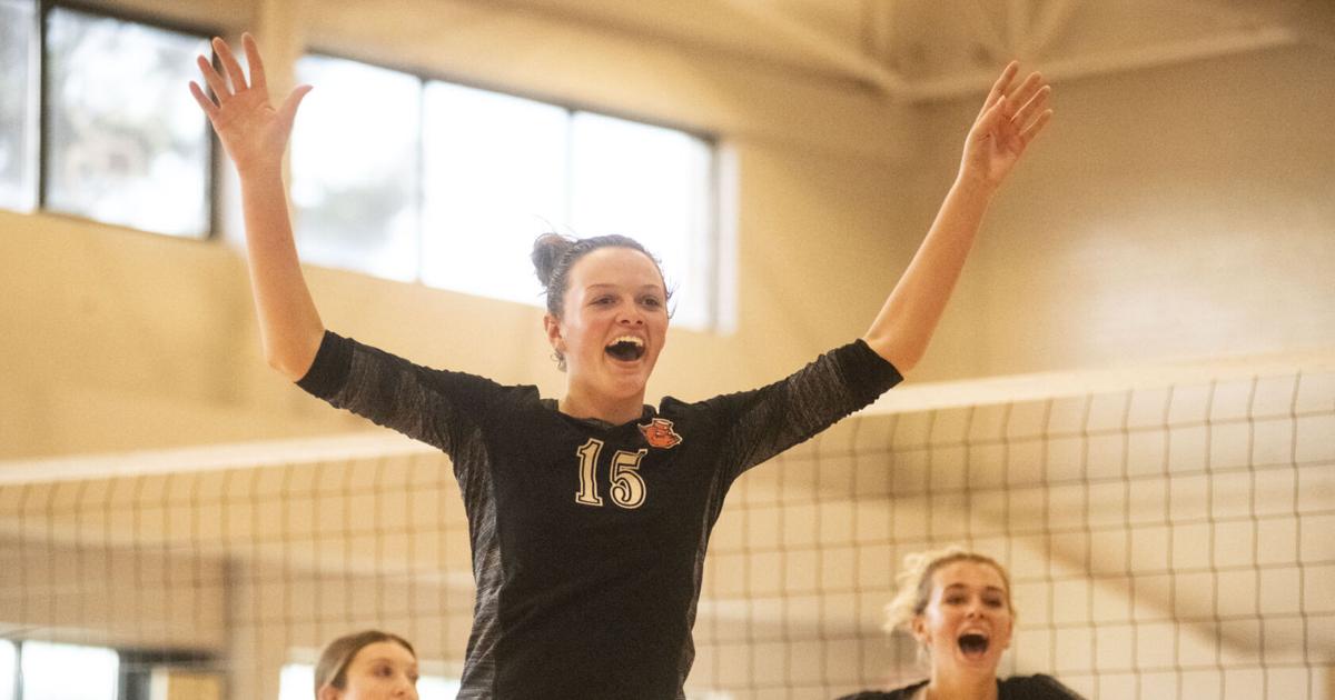 AnnistonStar.com - Photo gallery: Volleyball tri-match: Sylacauga, Alexandria, Oxford image