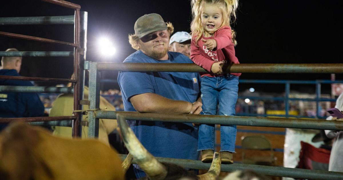 Ben Calhoun Rodeo Photo Gallery: Calhoun County Fair Pro Rodeo | Slideshows ...